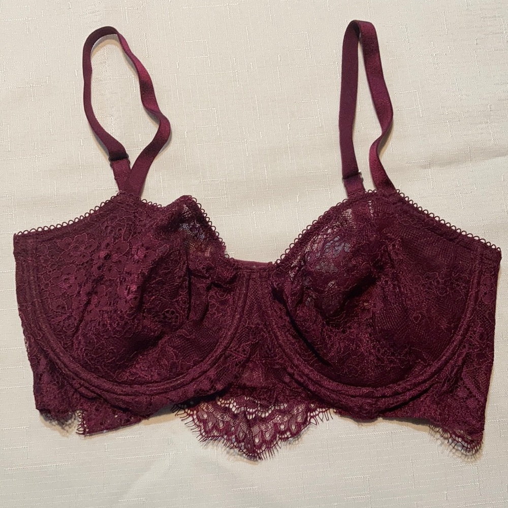 Victoria Secrets Dream Angels 34DD Unlined Lace Bra